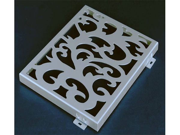 雕花鋁單板